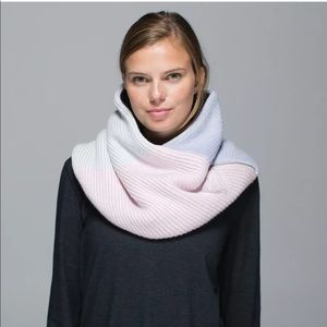 Lululemon Totally Toasty Neckwarmer